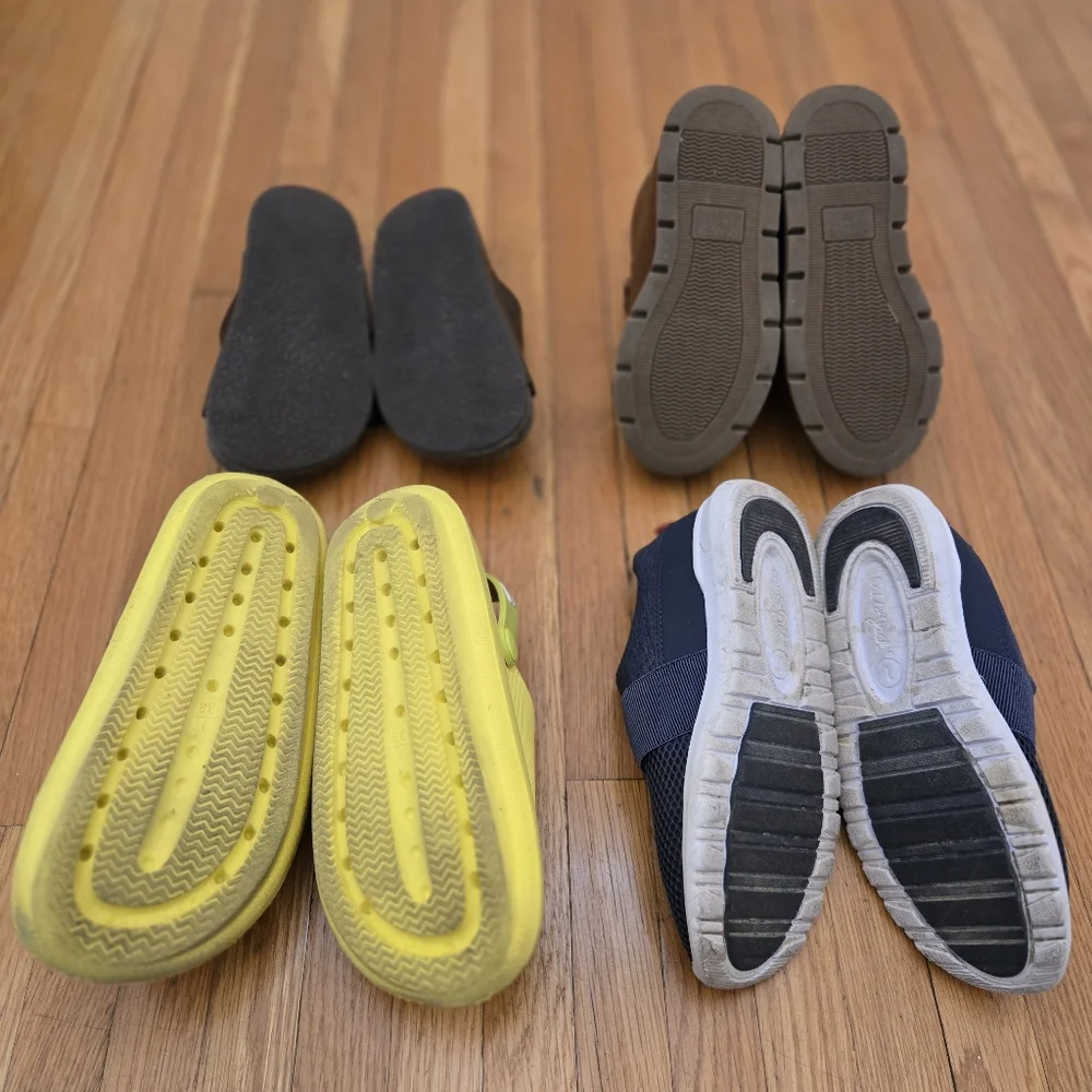 Osh Kosh Shoe Bundle, Sizes Little Boys 13 & Blue Shoe Size 1 - Picture 4 of 12